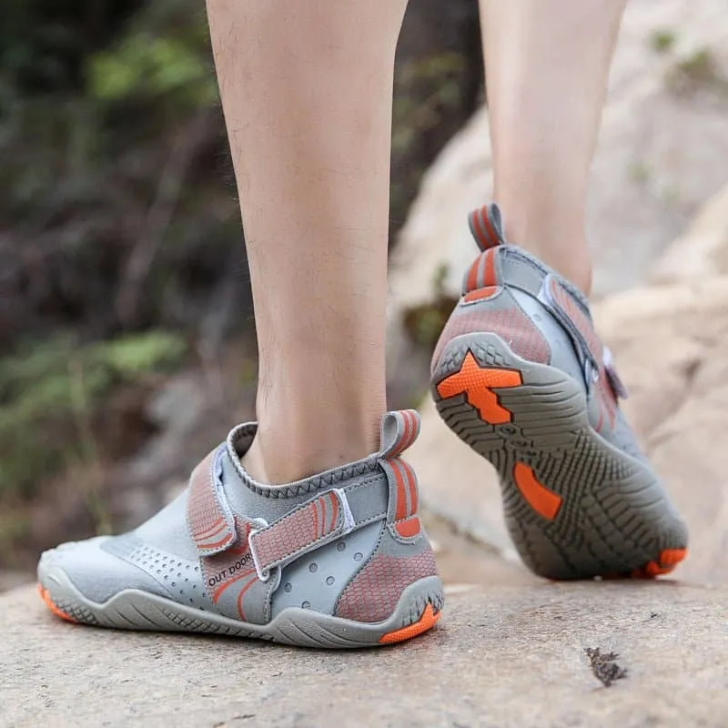 Aqua Sneakers: Stylish Water Shoes with Breathable Fabric and Quick-Drying Feature