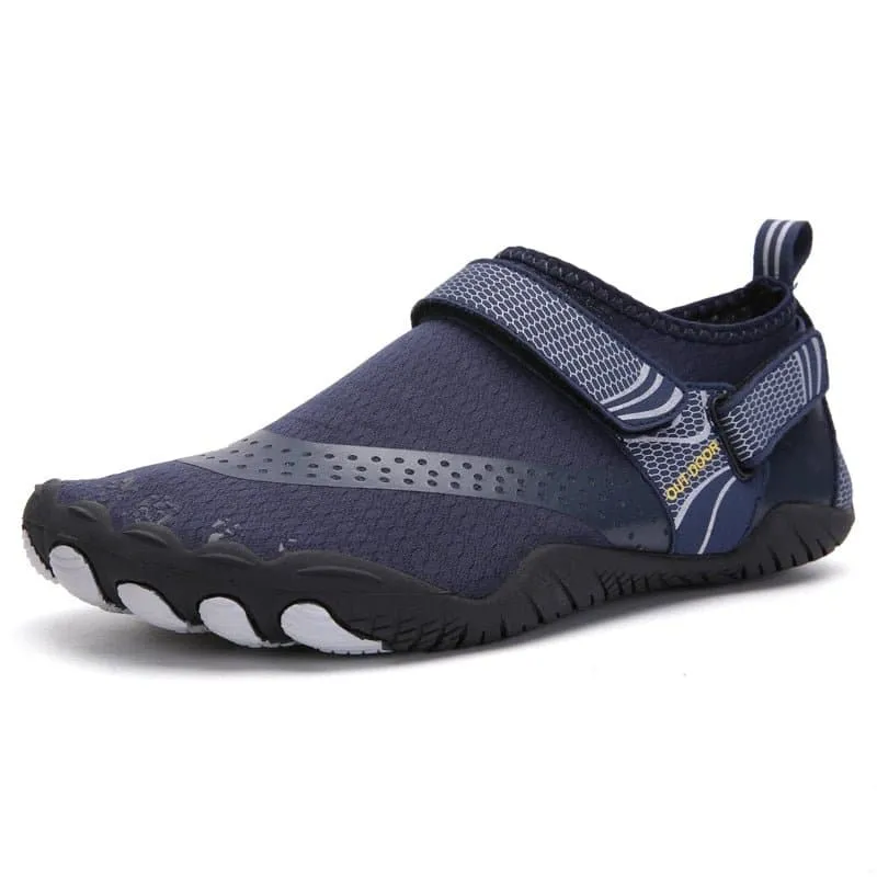 Aqua Sneakers: Stylish Water Shoes with Breathable Fabric and Quick-Drying Feature