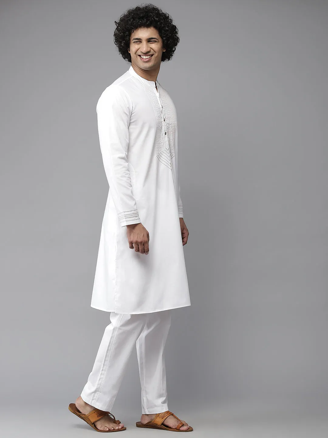 Men White Yoke Design Straight Kurta