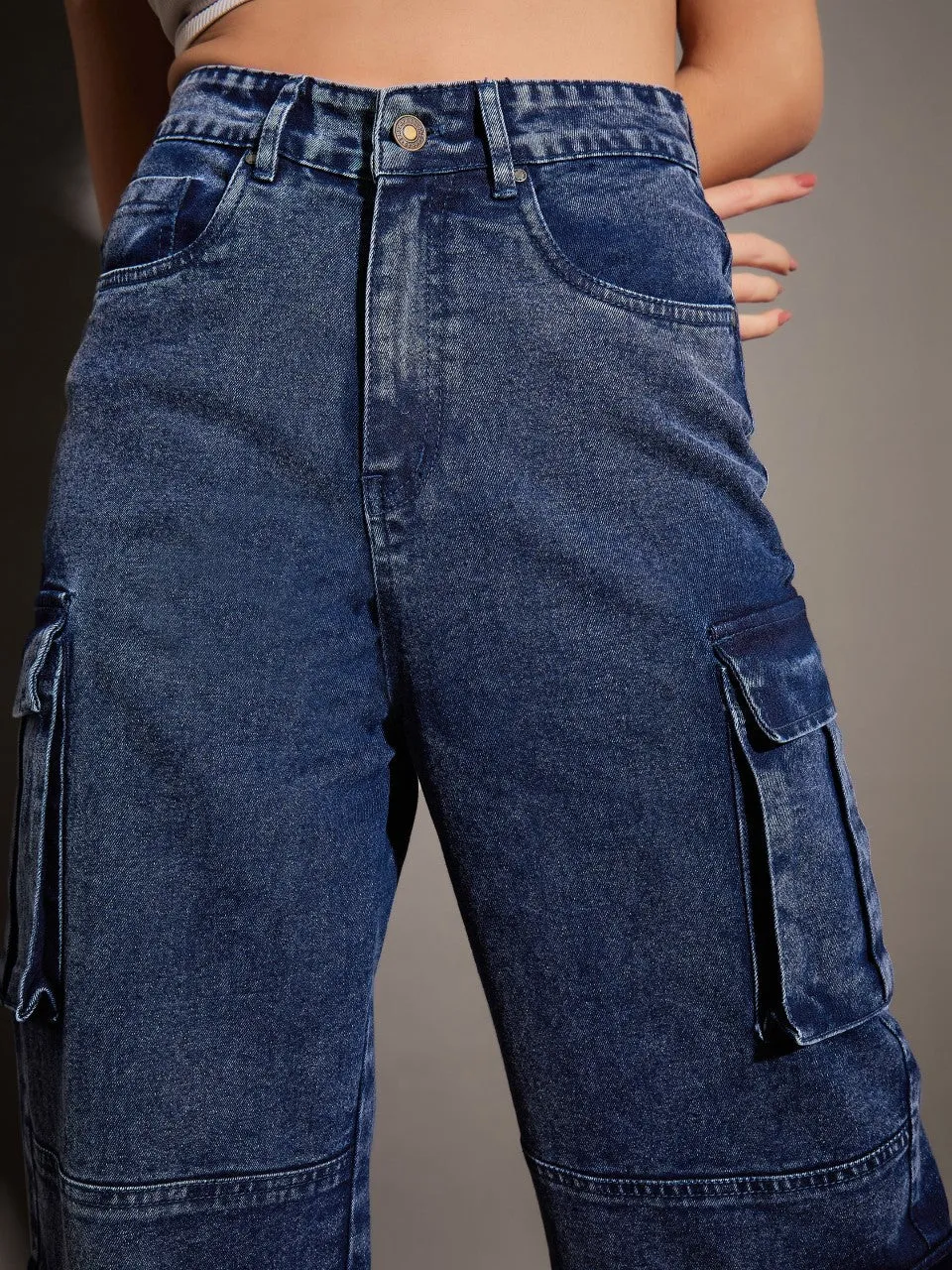 Women Blue Washed Multi Pockets Detail Jeans