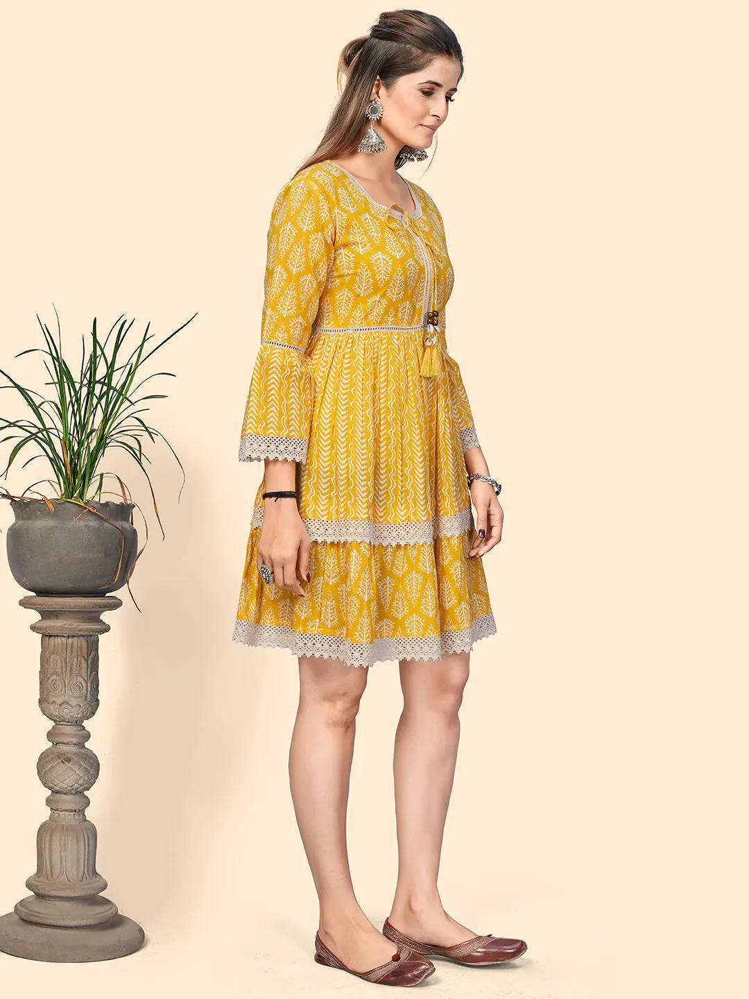 Women'S Printed & Lace Border A-Line Cotton Yellow Stitched Dress