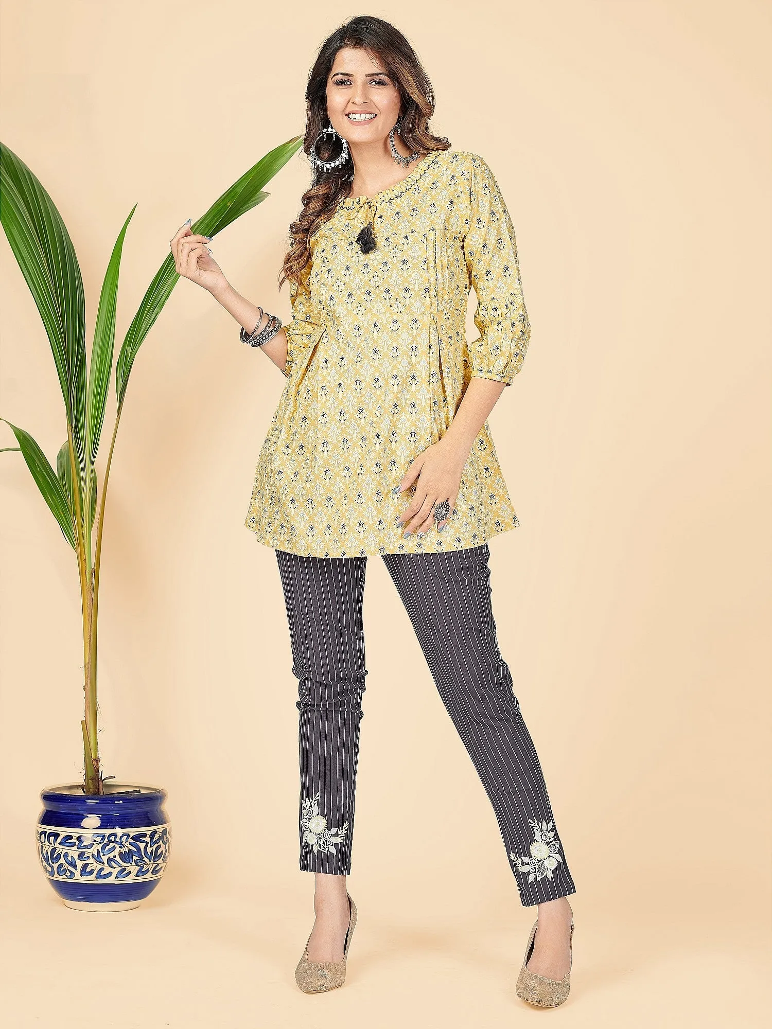 Women'S Printed & Sequience Flare Cotton Yellow Stitched Top With Pant