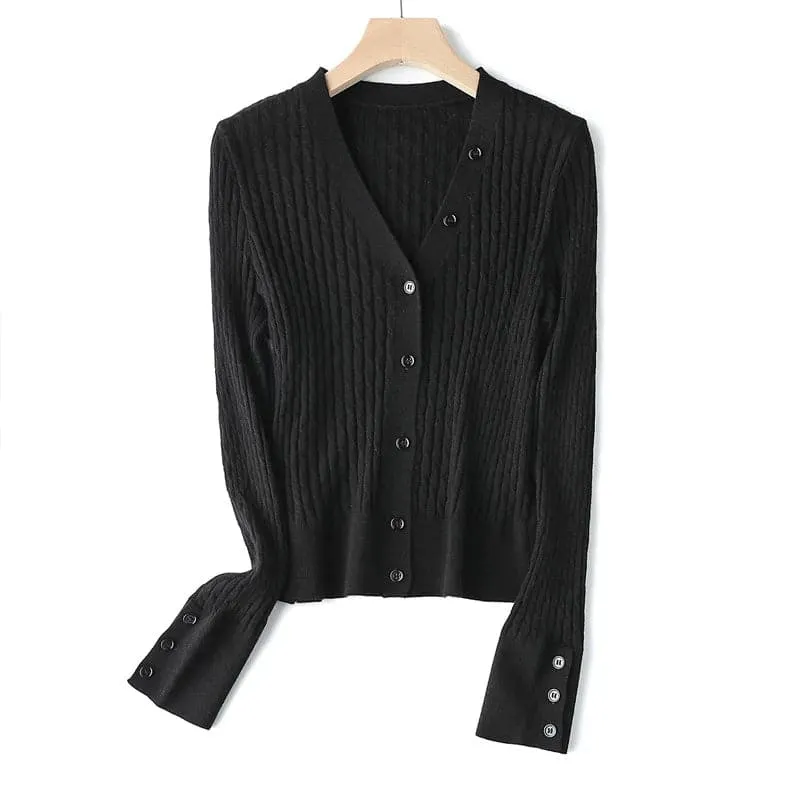 Wool V-neck Cardigan - Cozy & Stylish for Autumn/Winter